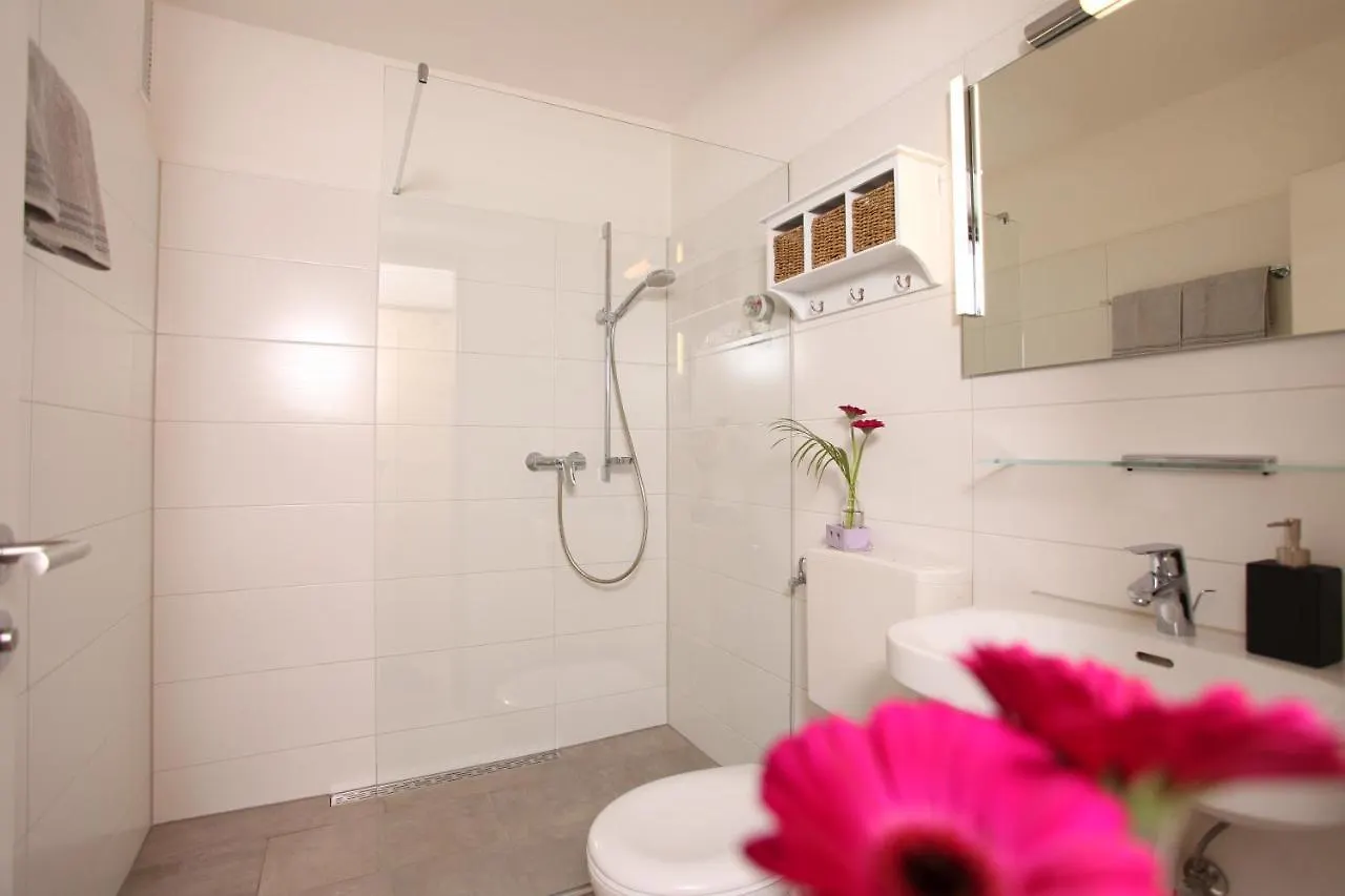 #Demmi'S Zirbenstube Apartman Altstadten